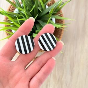 ❌SOLD❌ Black & white vintage striped post earrings